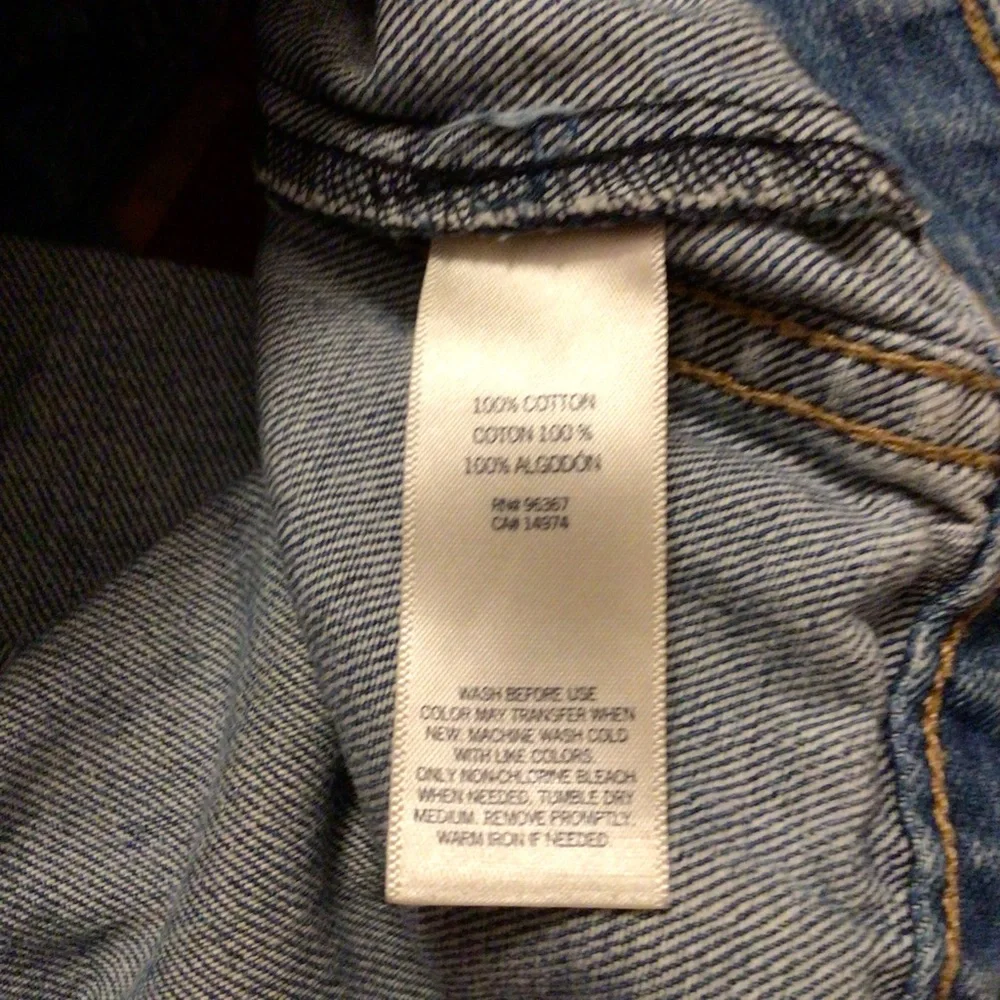 OshKosh B’gosh Light Rinse Cotton Button Front Denim Jacket 6